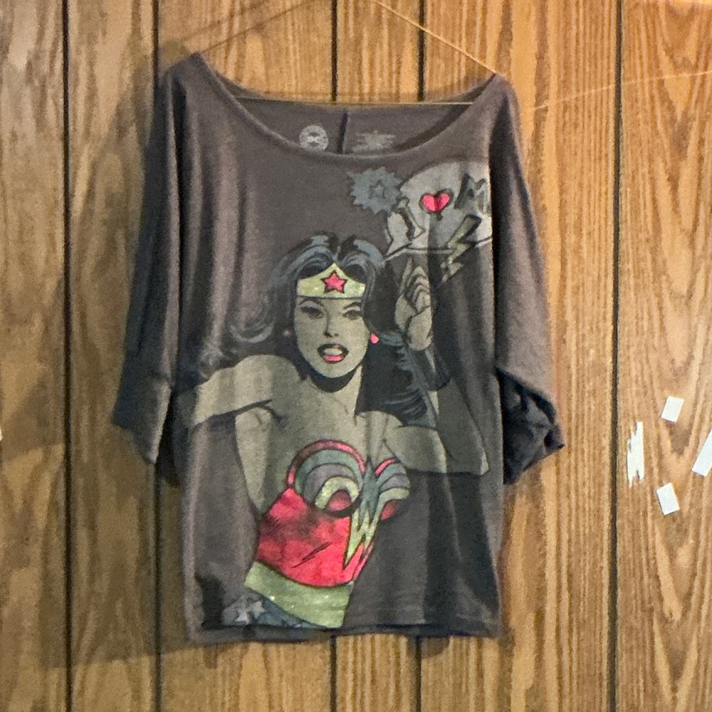 Wonder Woman Graphic Women's Top - Gray Size M